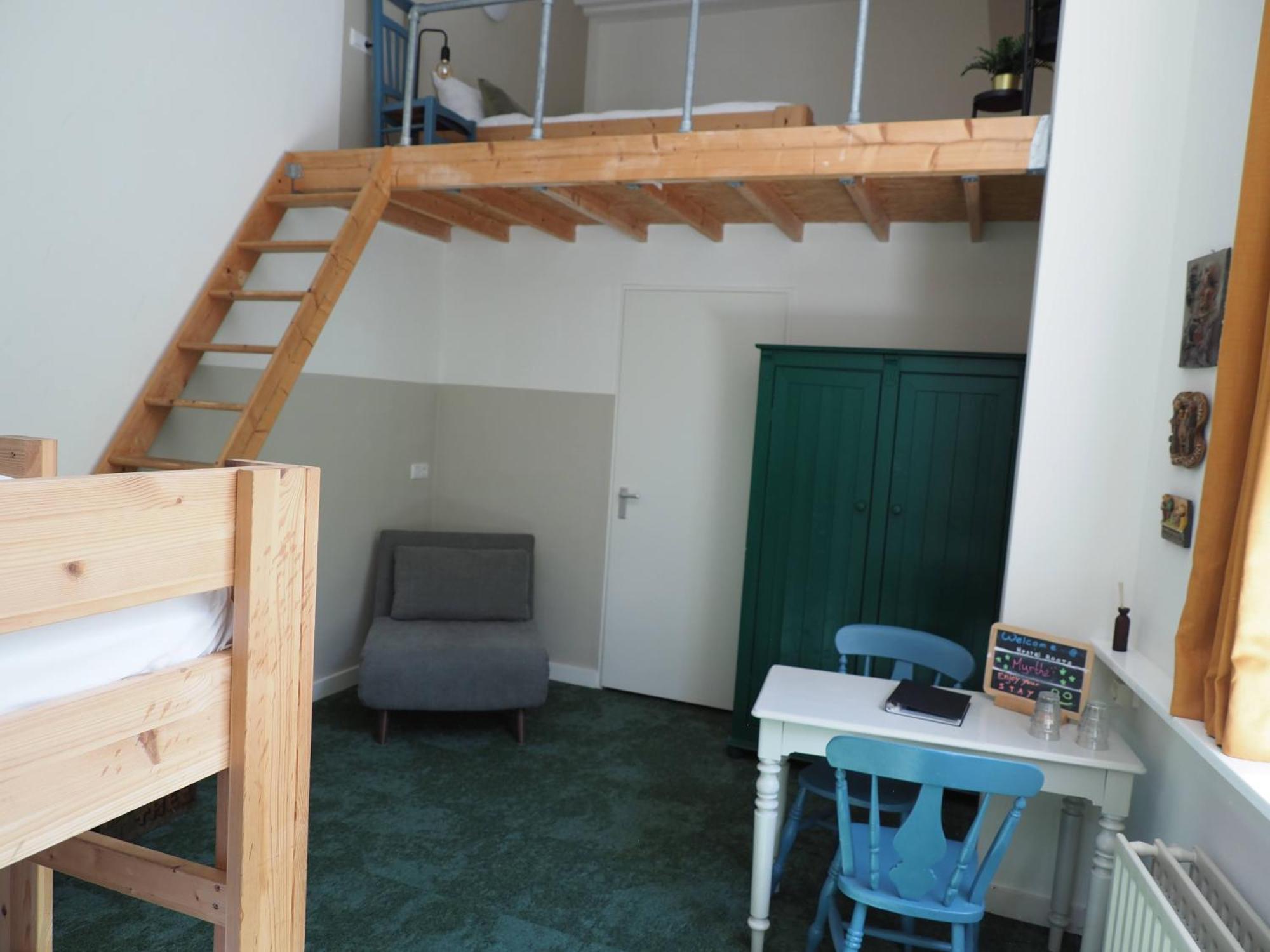 Hostel Roots 提耳堡 外观 照片