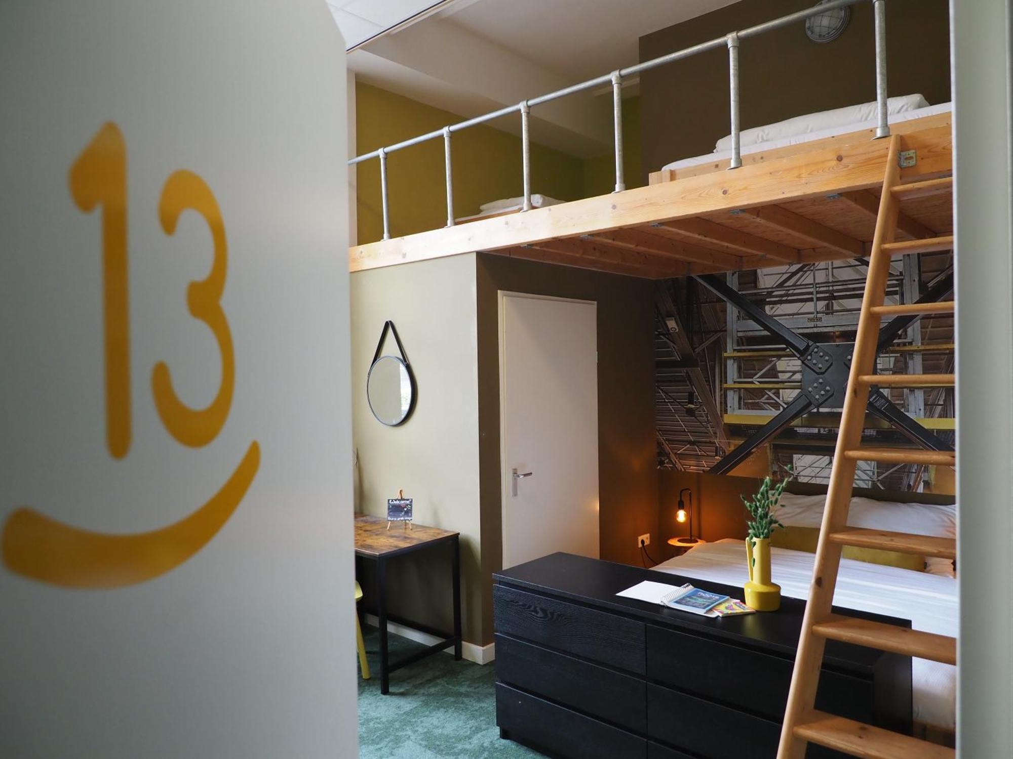 Hostel Roots 提耳堡 外观 照片