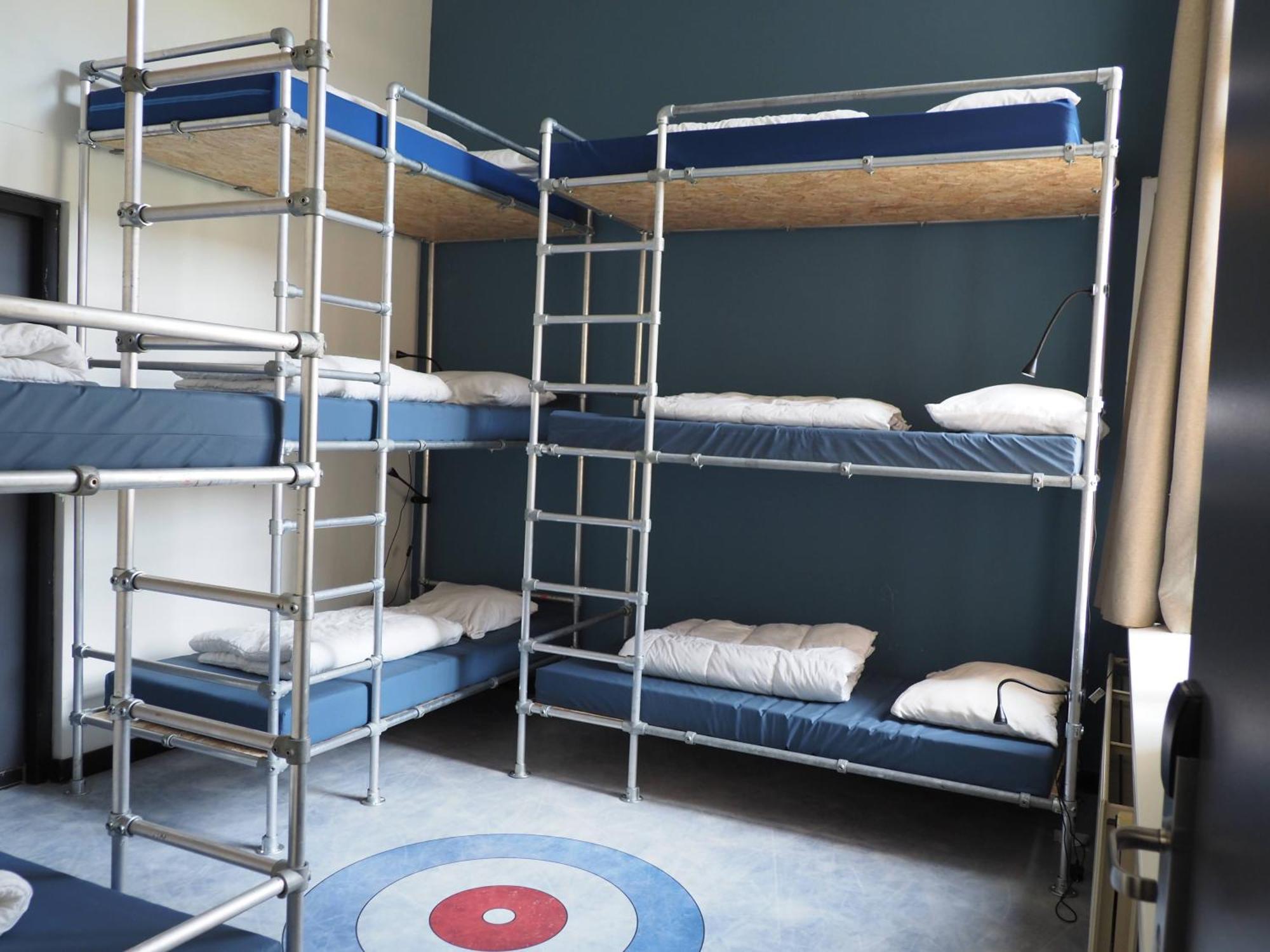 Hostel Roots 提耳堡 外观 照片